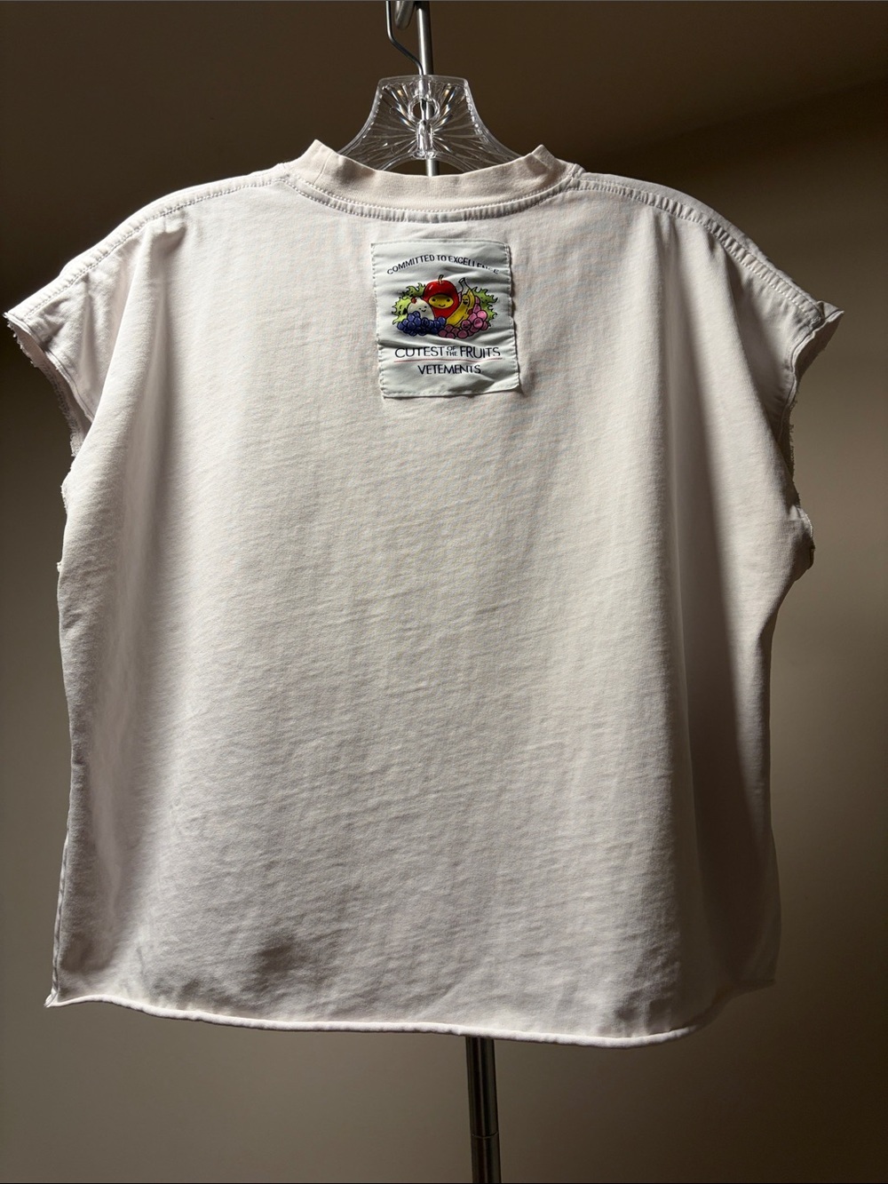 Authentic VETEMENTS "Committed to Excellence" Cutest of the Fruits Crop Top O/S - Picture 2 of 9